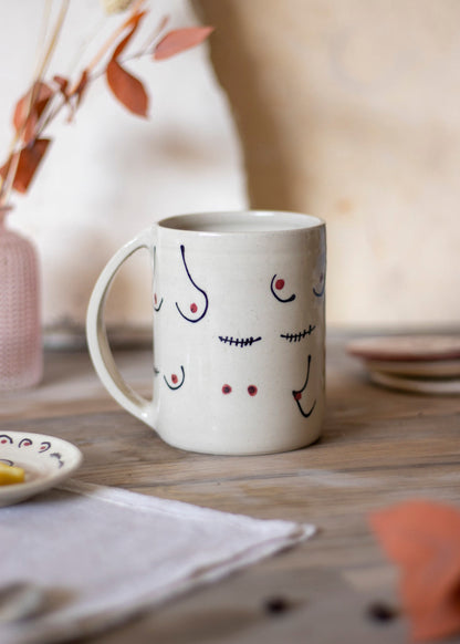 Mug boobs